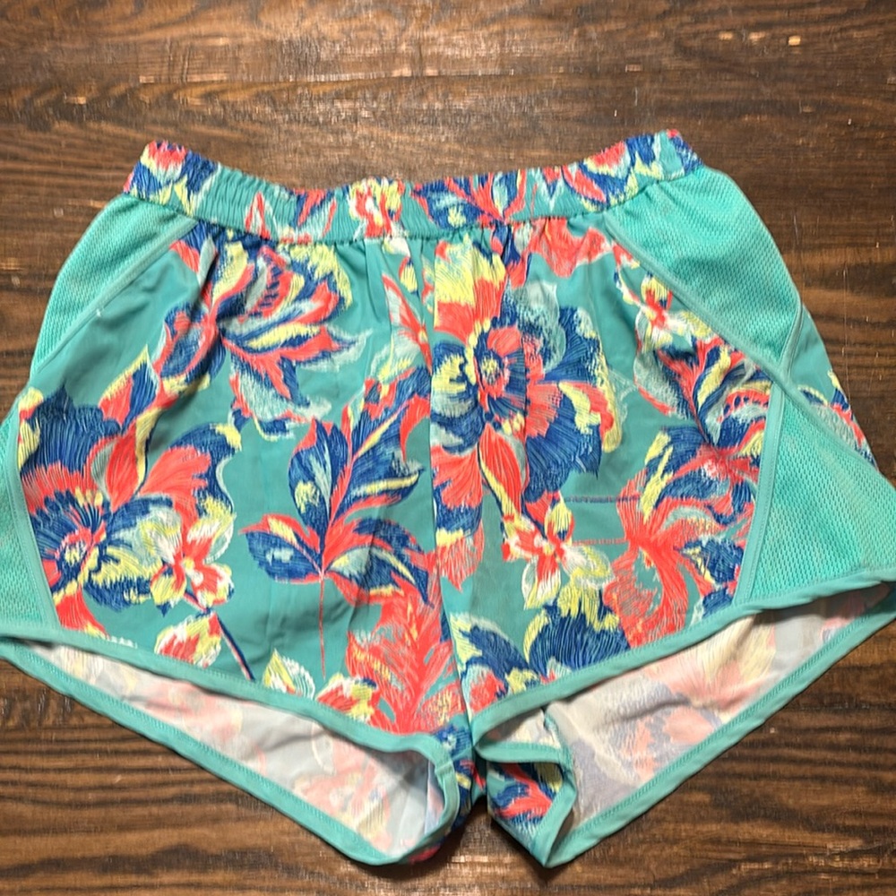 Zelos Shorts - Excellent condition
